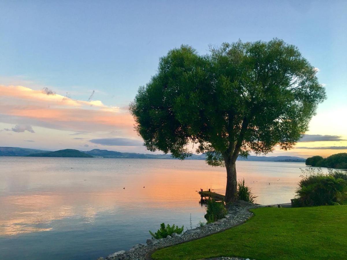Tranquility Lakefront Rotorua Exterior photo